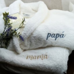 dira- padre- madre _regalo_albornoz_algodon_bordado-a-mano_carmelitas_leon_declausura_2.jpg
